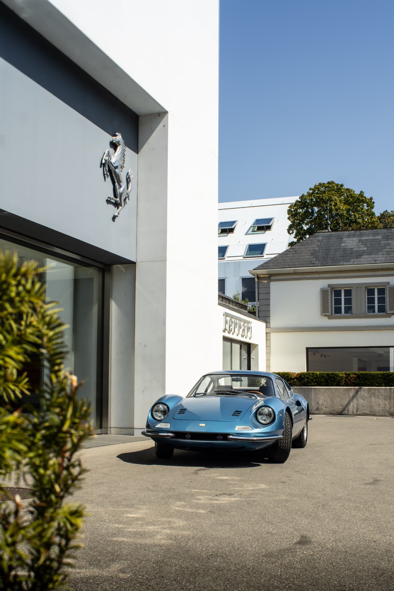 Ferrari Dino GT chez Niki Hasler Ferrari à Bâle — photo 2