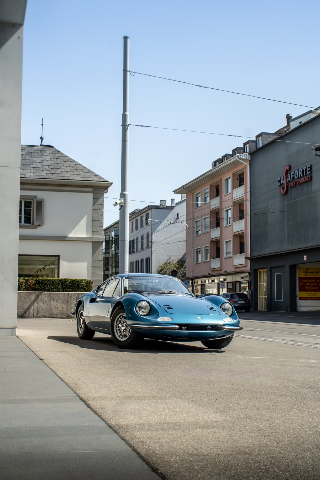Ferrari Dino GT chez Niki Hasler Ferrari à Bâle — photo 1
